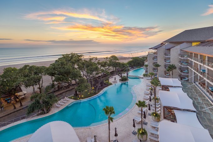 Double Six Luxury Hotel ocean view pool