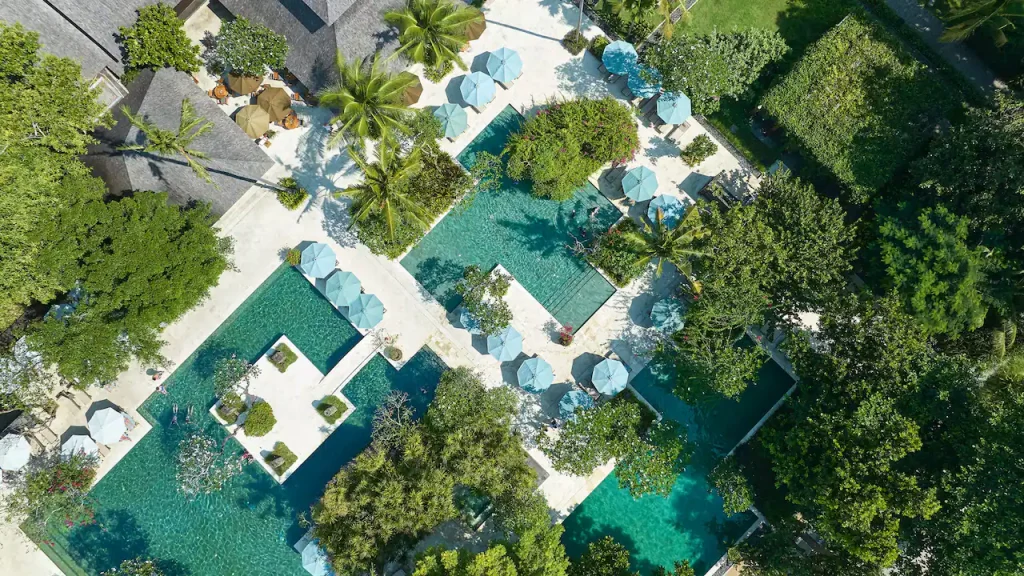 Tampilan udara bangunan dan kolam renang Hyatt Regency Bali di Sanur