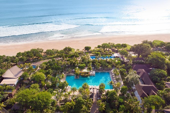 Padma Resort Legian ocean view swimming pool